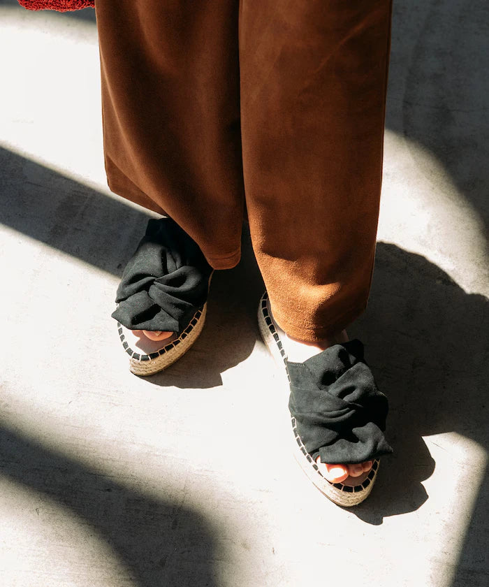 Espadrille-style Ribbon Sandals [Available in sizes 36-38]