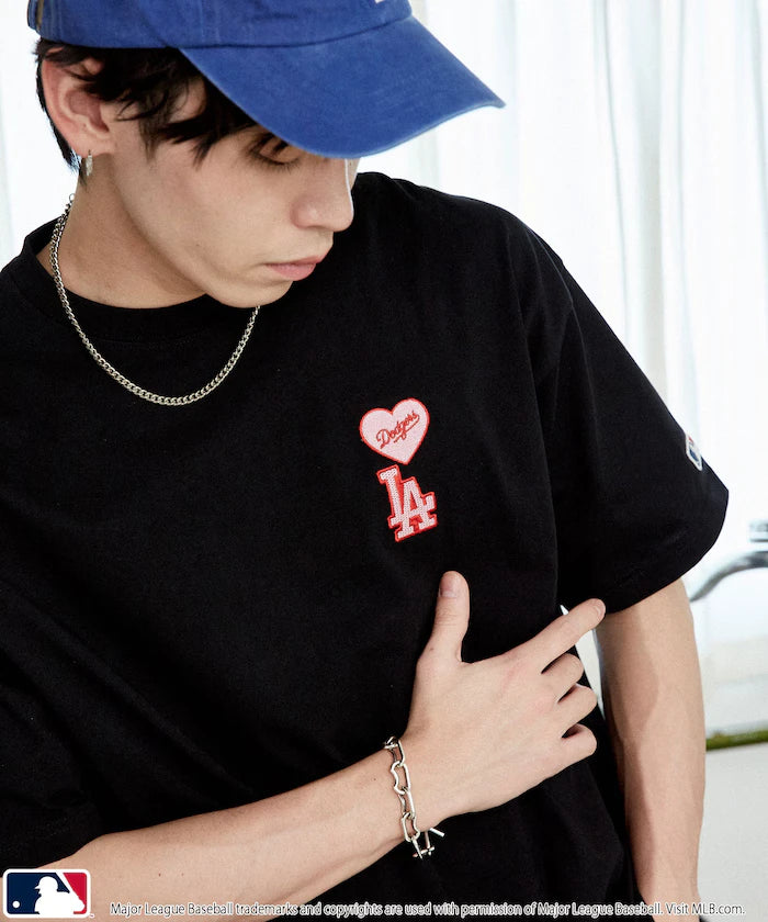MLB One Point Heart T-Shirt