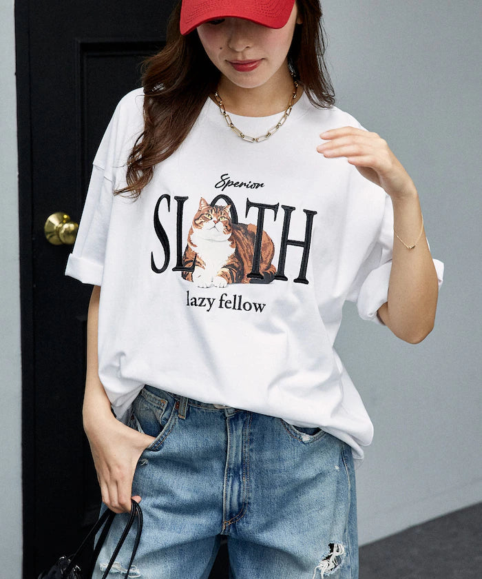 <Functional Material> SLOTH Embroidered Cat T-Shirt Limited Edition