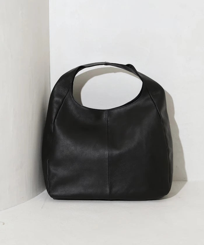Leather Handbag / One Handle Handbag / Cowhide / Water-Repellent Leather / A4 Compatible