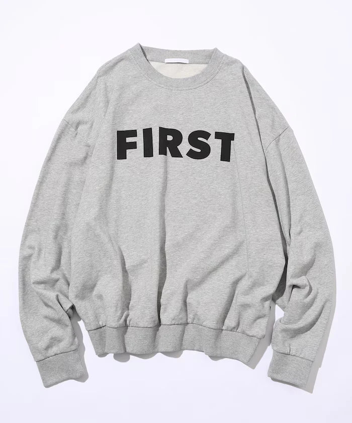 Front Print Crew Neck Sweat FIRST / Relaxed Fit