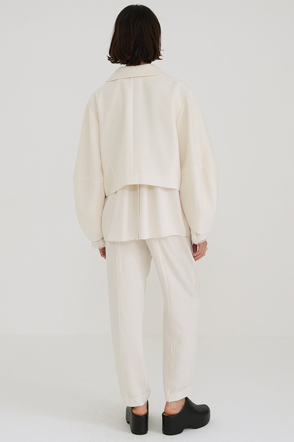 FRINGE LINE TAPERED PANTS