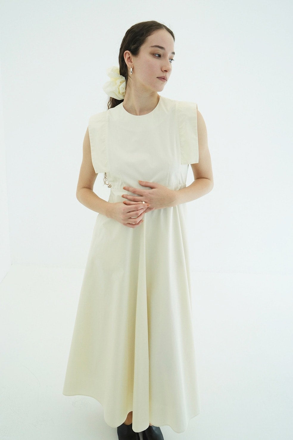 SQUARE SLEEVE ONEPIECE