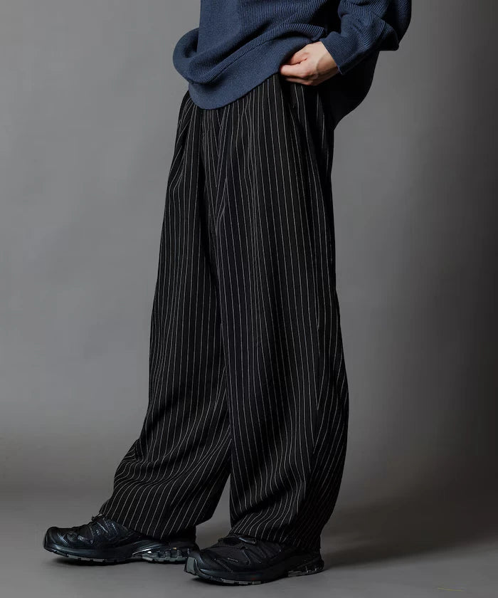 Wide Silhouette Barrel Leg Slacks Pants