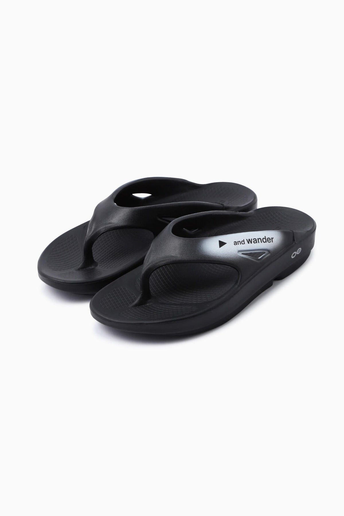 OOFOS original × and wander recovery sandal