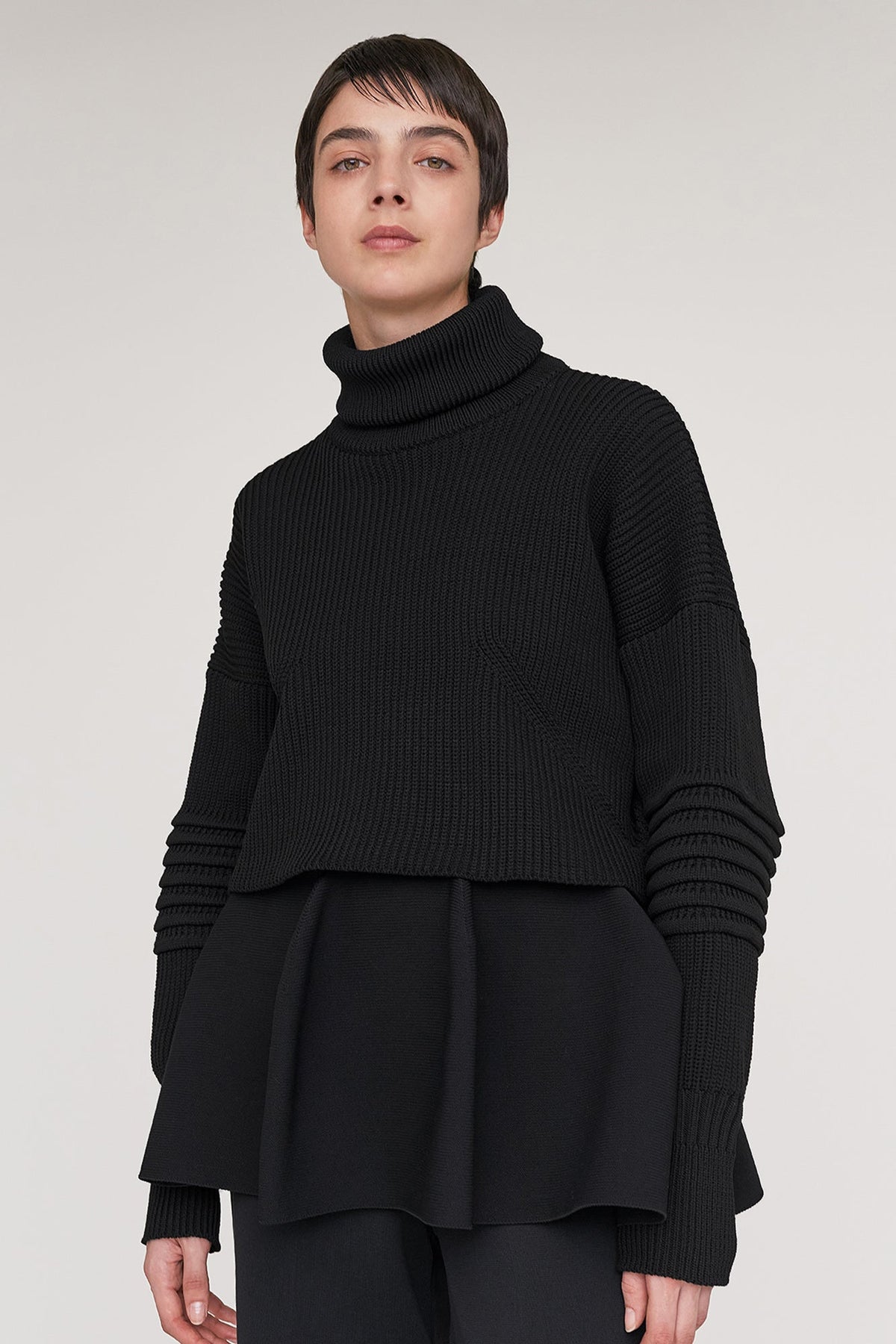 LOW GAUGE HIGHNECK CROPPED PULLOVER
