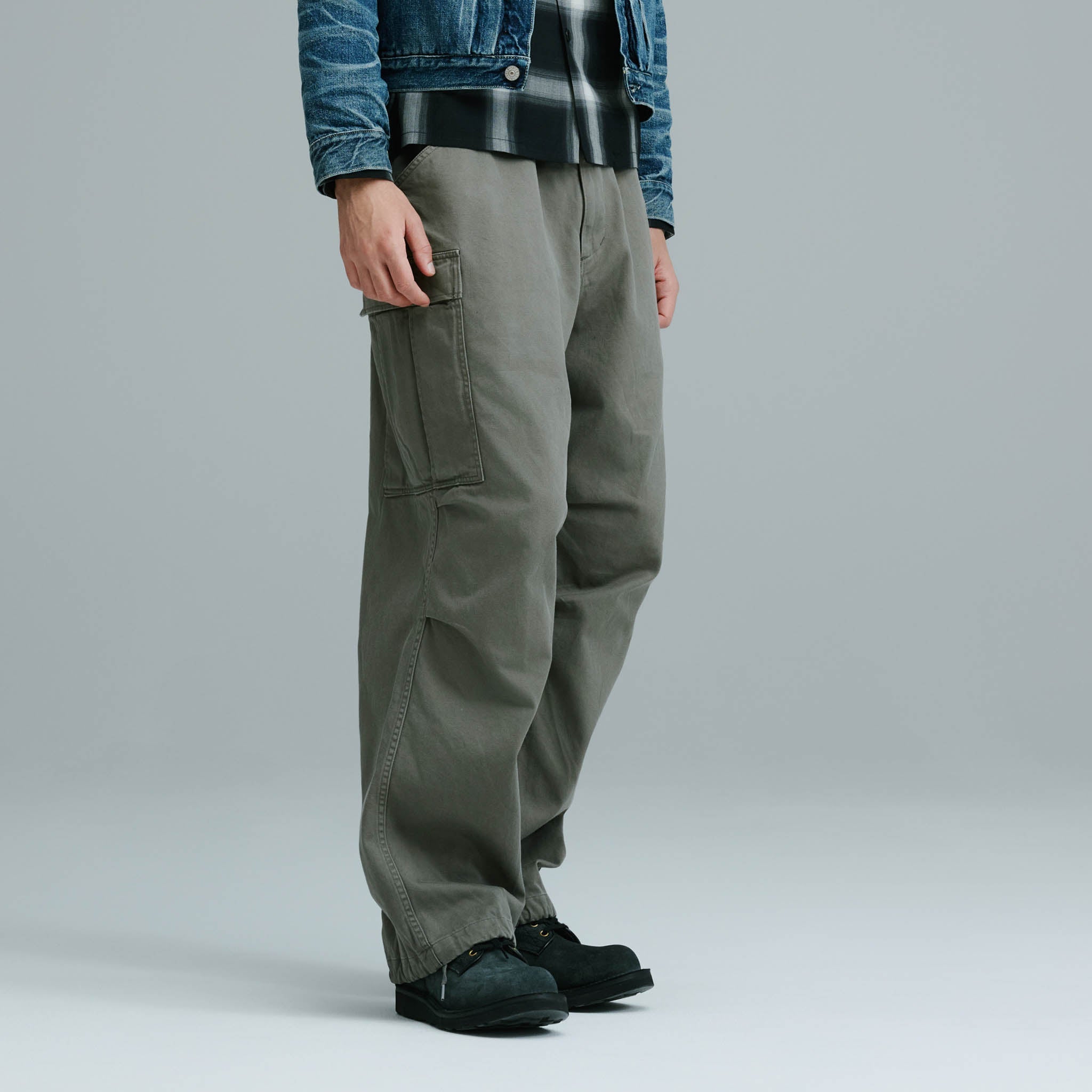 GL42578 / LIGHT BACKSATIN EASY CARGO PANTS