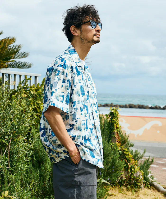 Open Collar Pattern Short Sleeve Shirt