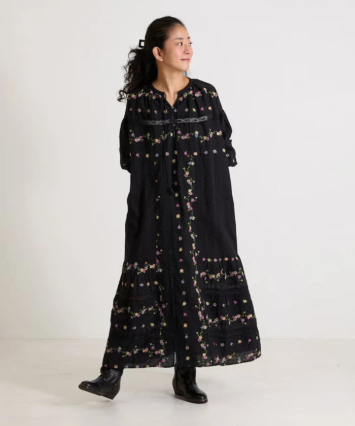 Dobby Floral Embroidery x Lace Dress