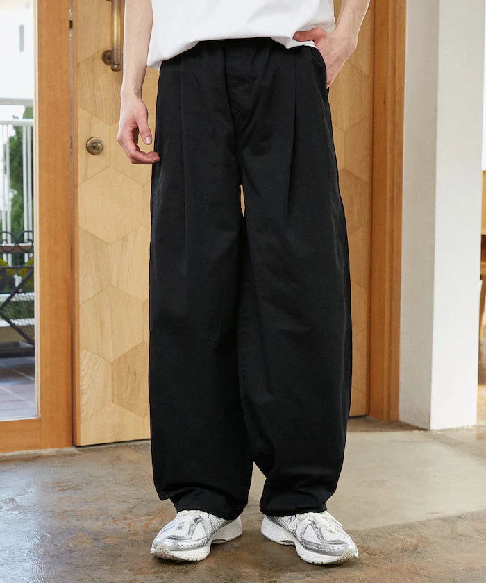 LOVE POP STUDIO Tuck Curve Pants Limited Edition