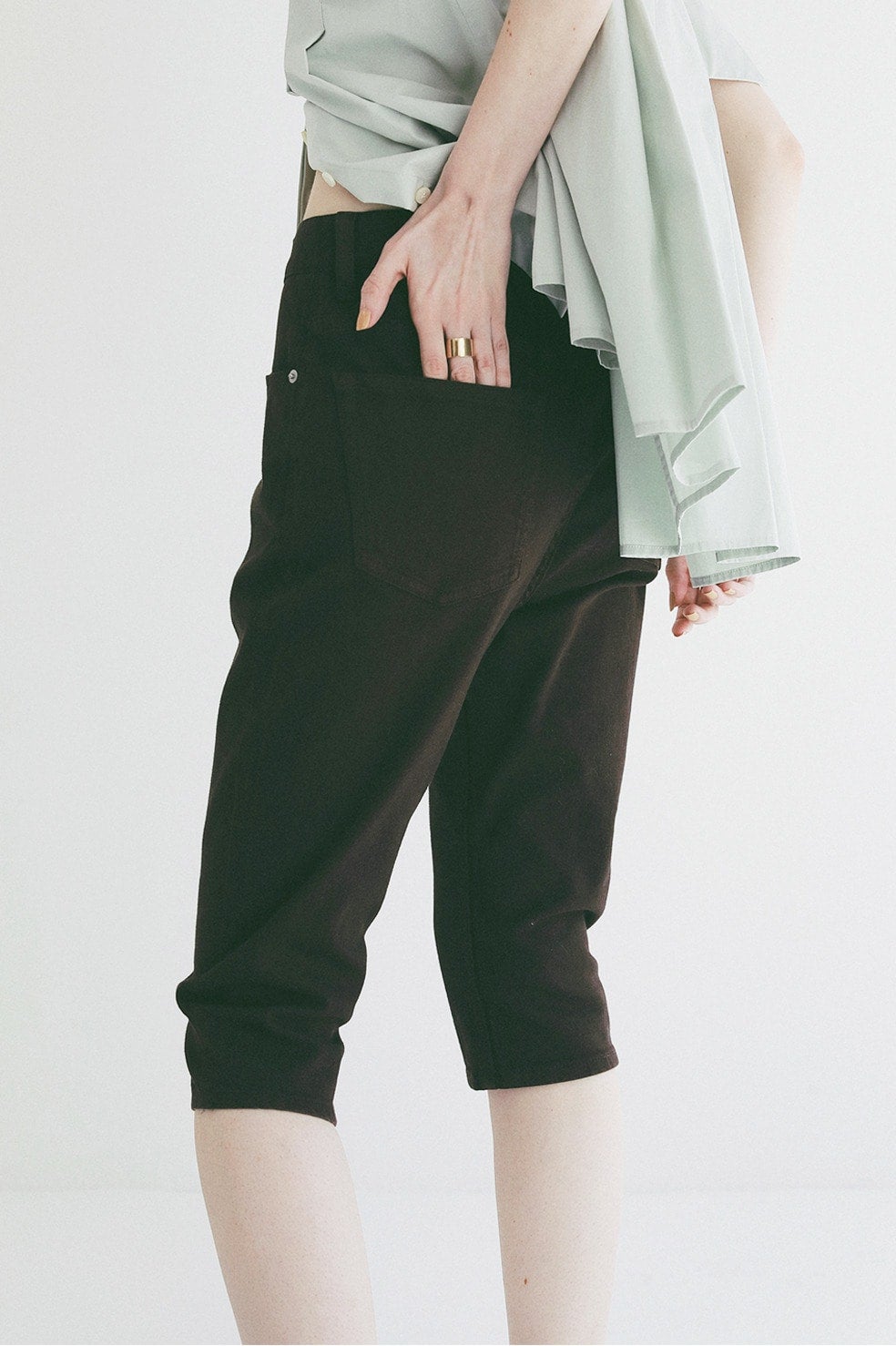 DENIM CAPRI PANTS