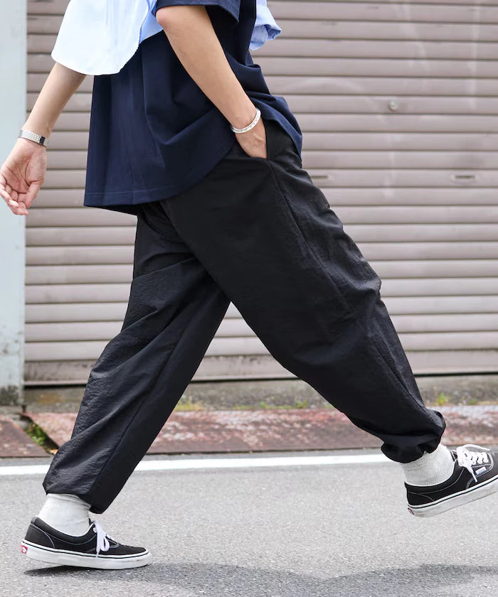 Wide Straight Nylon Track Pants / Tapered Silhouette Easy Nylon Pants