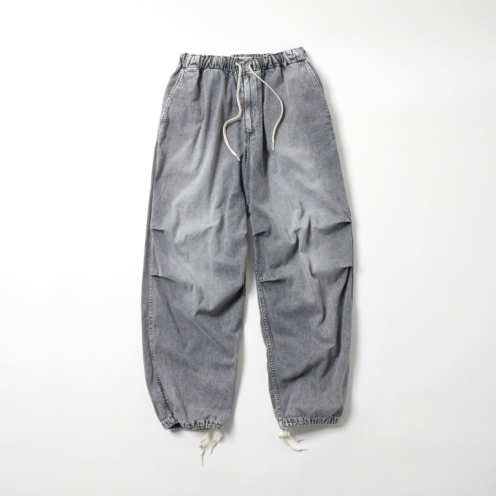 Recycled Waste Suvin Cotton Yarn 10oz. Jelt Denim Knee Tuck Easy Pants Bleach Washed
