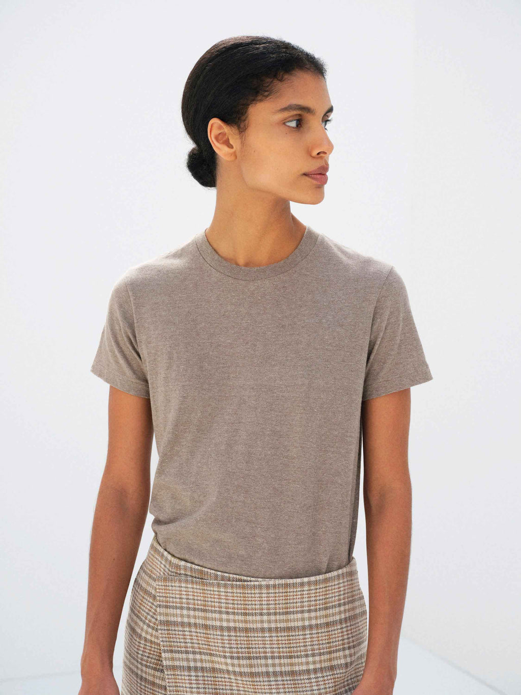 SEAMLESS CREW NECK TEE