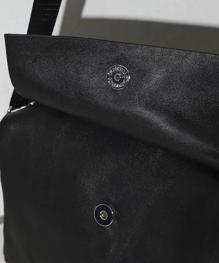 Leather Editor's Flap Shoulder Bag / Leather Editor's Flap Shoulder / Cowhide / Water-repellent Leather