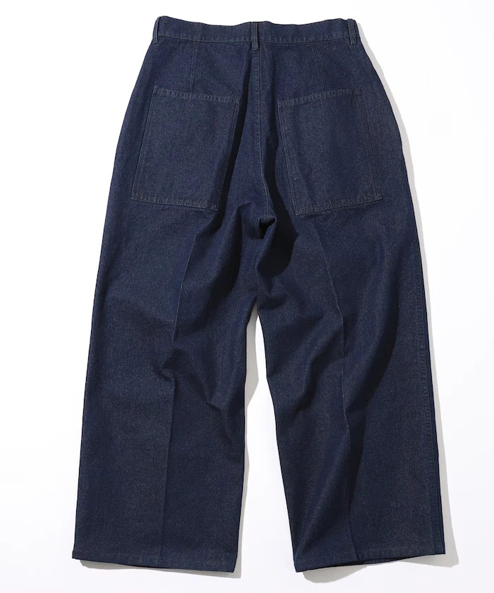 Wide Silhouette Straight Denim