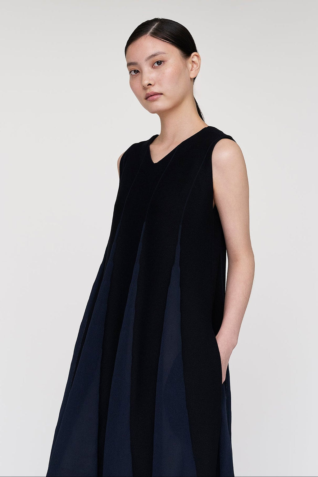 BAMBOO CONIC SLEEVELESS DRESS