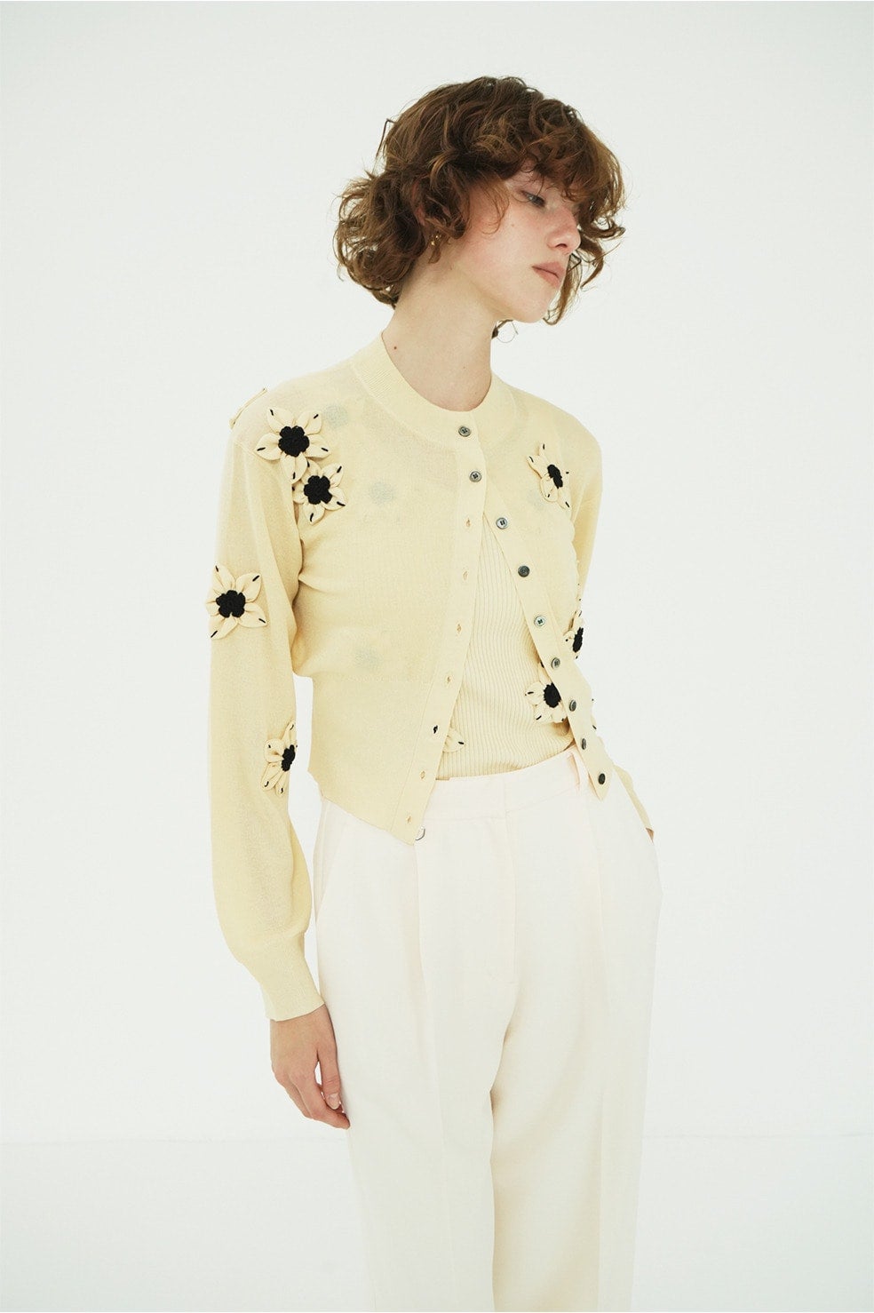FLOWER MOTIF KNIT CARDIGAN