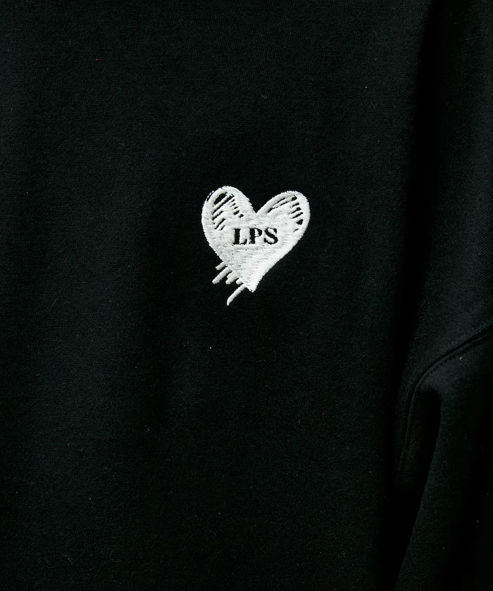 LOVE POP STUDIO HEART LOGO GRAPHIC SWEAT【Limited Edition】