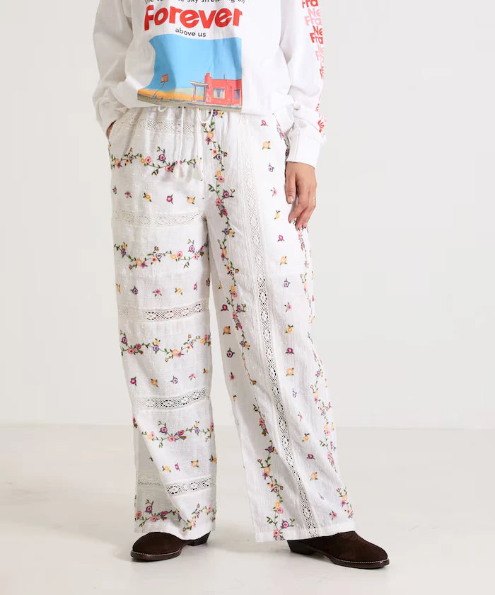Dobby Floral Embroidery x Lace Pants