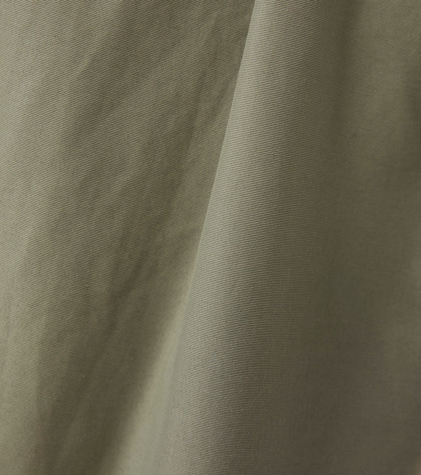 Double Peak Tuck Field Shorts