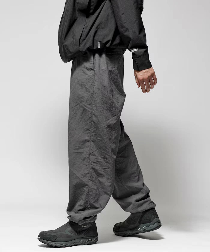 Wide Straight Nylon Track Pants / Tapered Silhouette Easy Nylon Pants