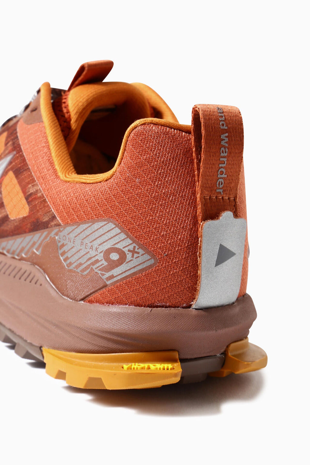 Altra×and wander LONE PEAK 9+