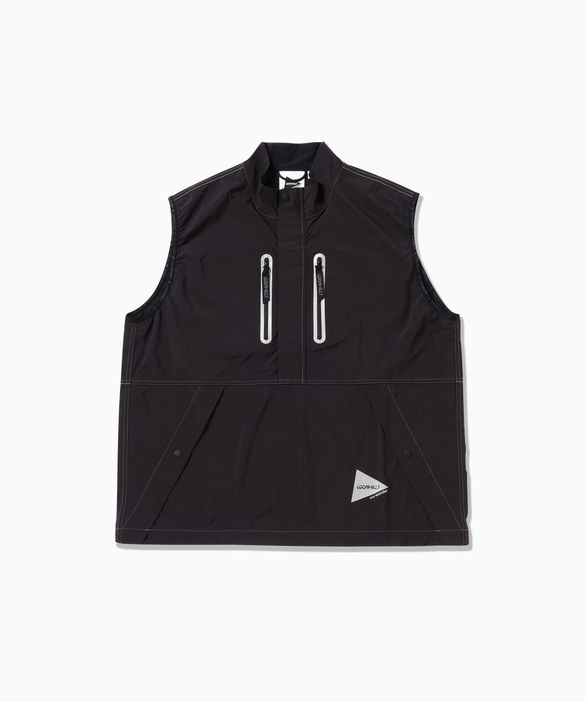 Gramicci × and wander  brushed nylon vest