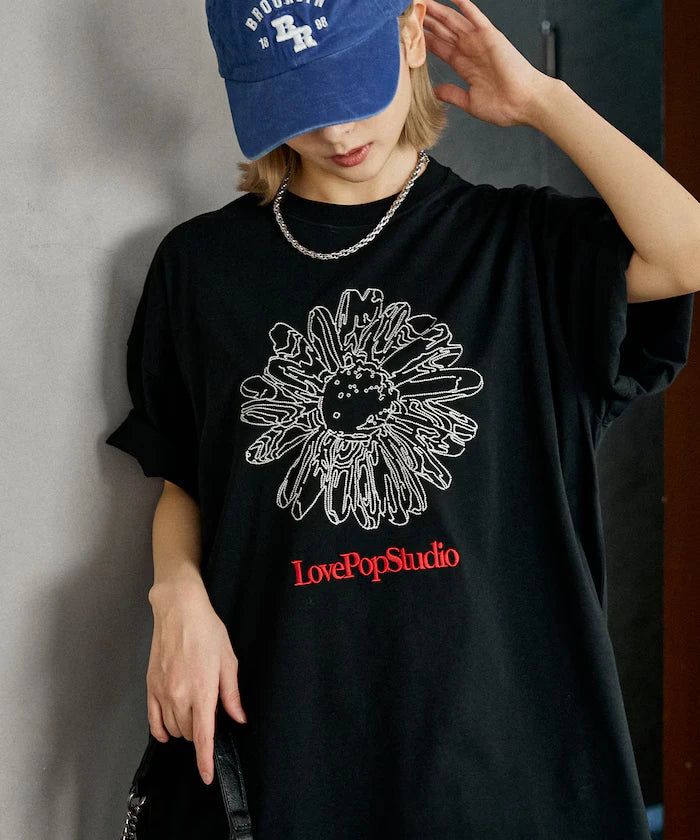 Love Pop Studio Flower Embroidery T-Shirt