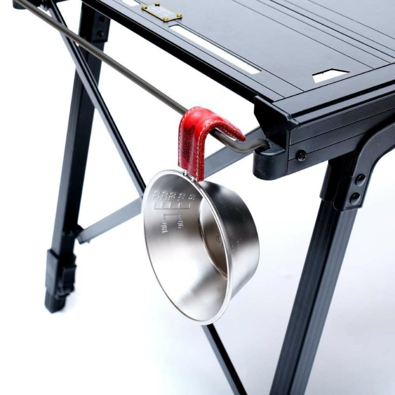 FOLDING TABLE