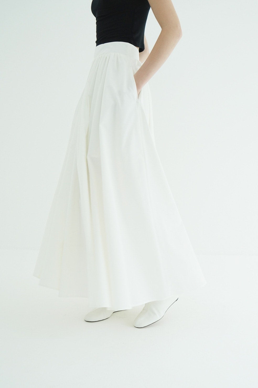 SLIT FLARE SKIRT