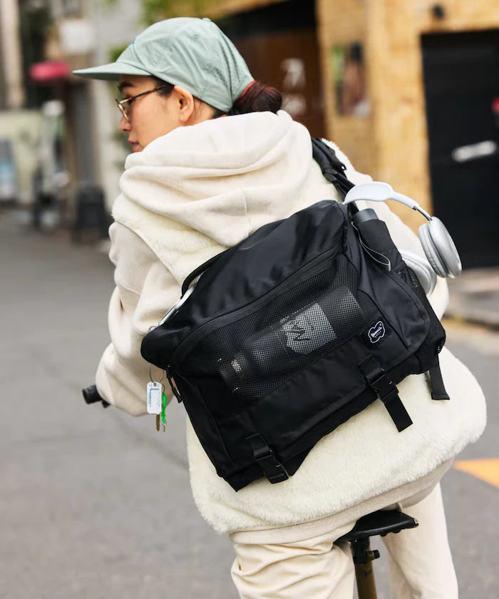 EXPANDER MESSENGER BAG Messenger Bag Water Resistant