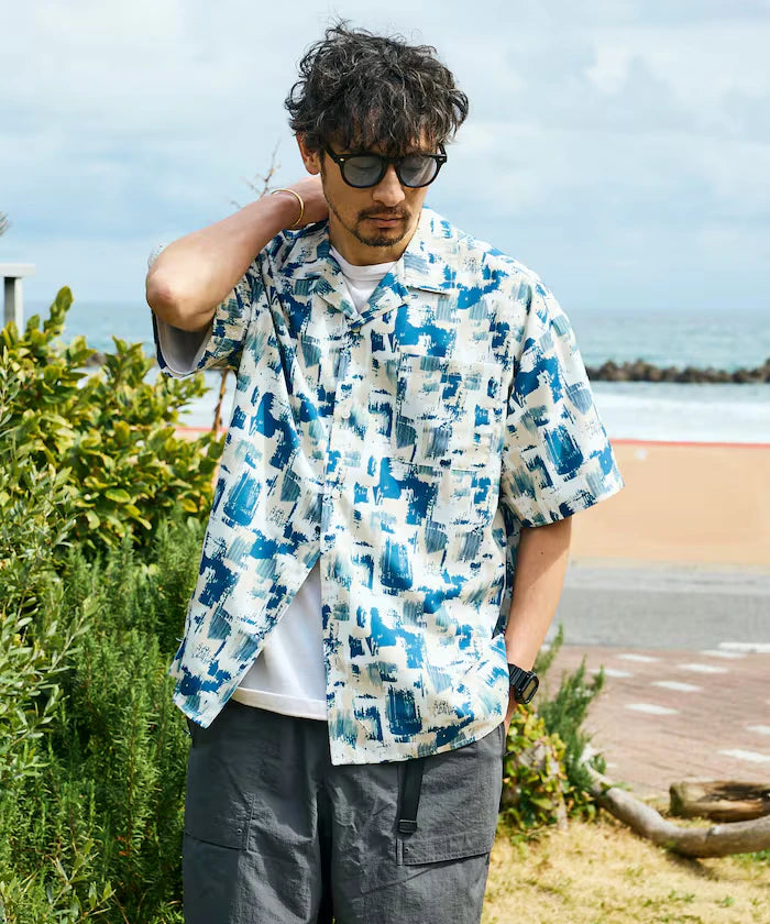 Open Collar Pattern Short Sleeve Shirt