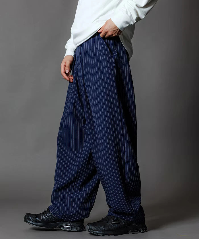 Wide Silhouette Barrel Leg Slacks Pants