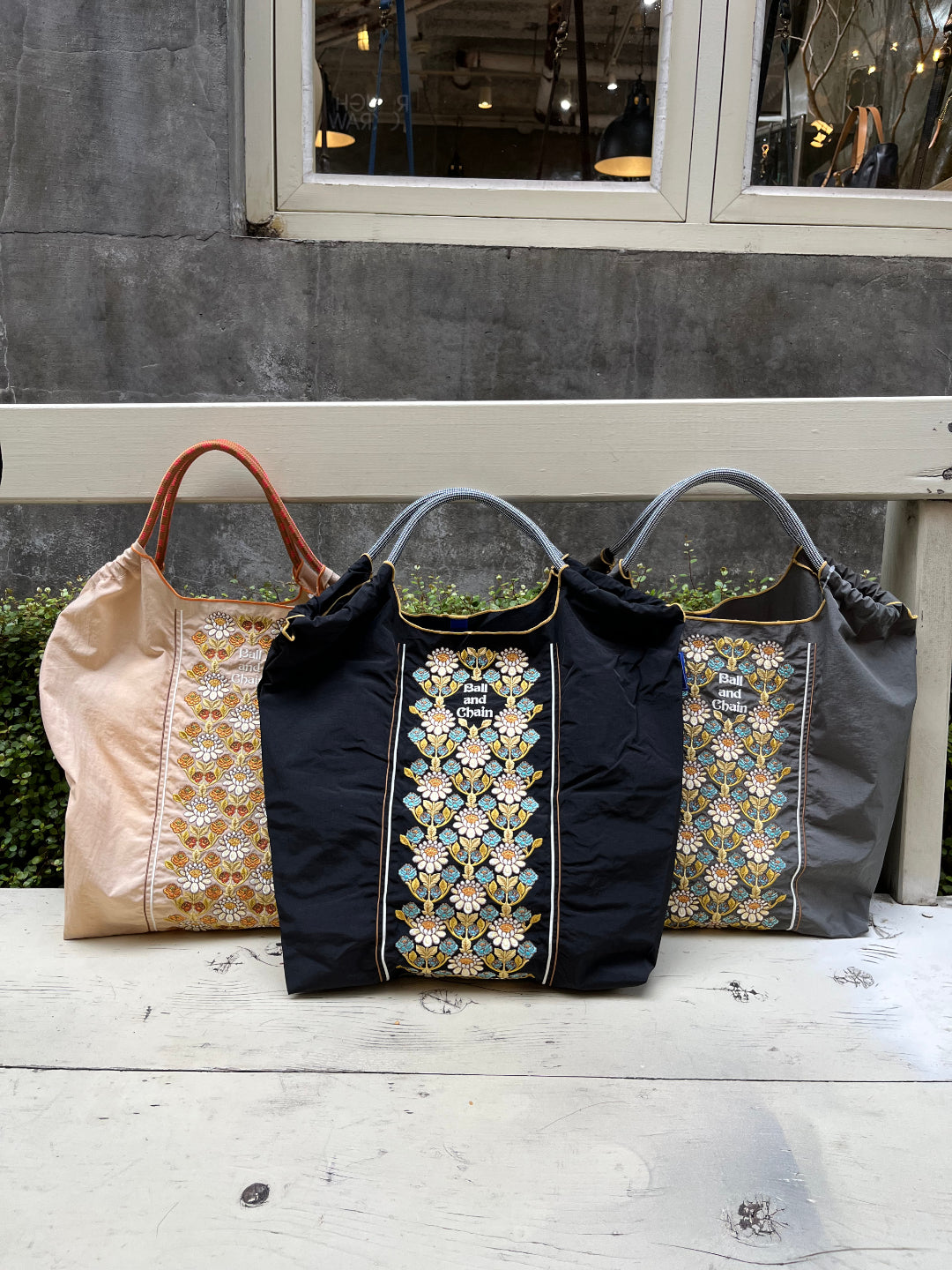 Flower Line M#01 Black-301046