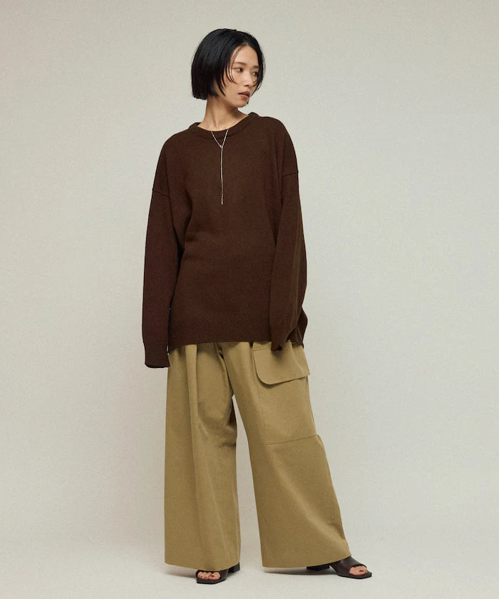 Sweat-like Lettered Knit / Jacquard Knit