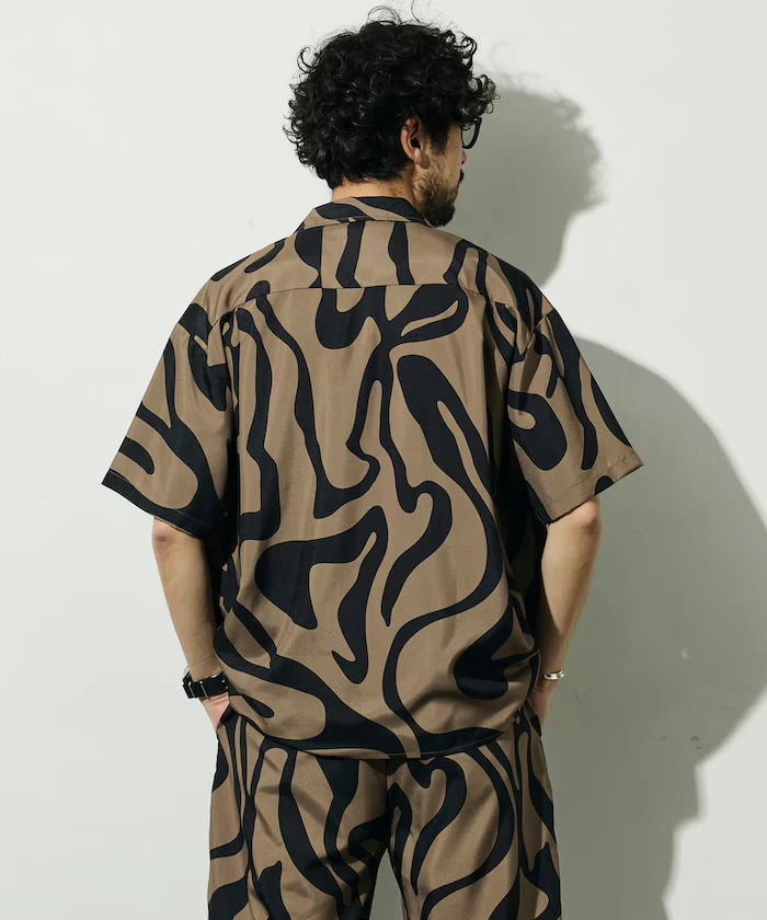 Open Collar Pattern Short Sleeve Shirt