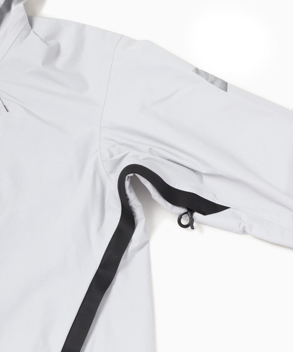 2.5L hiker rain jacket