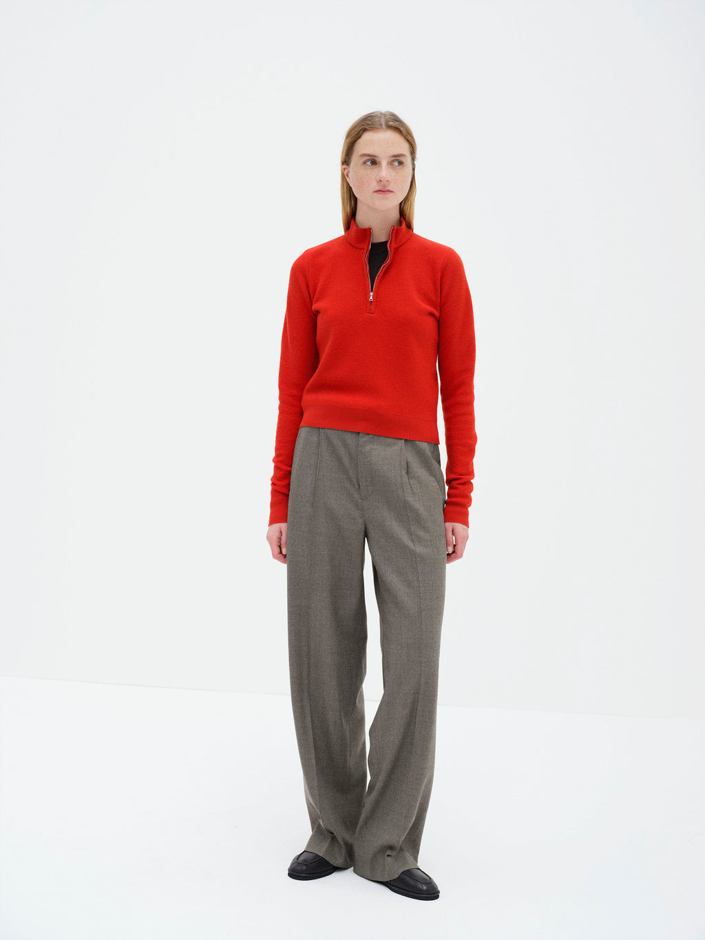 SUPER LIGHT WOOL TWO-TUCK SLACKS