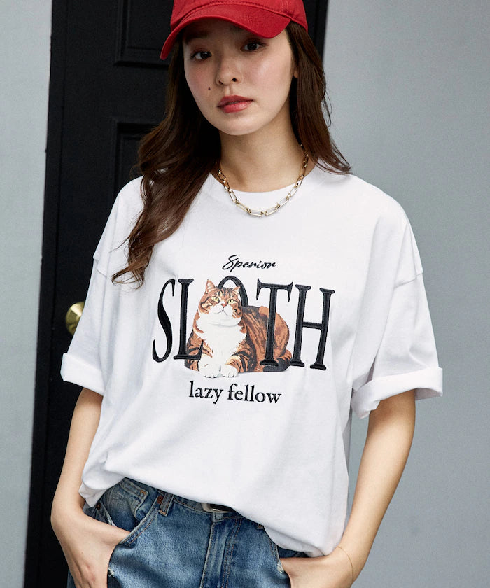 <Functional Material> SLOTH Embroidered Cat T-Shirt Limited Edition