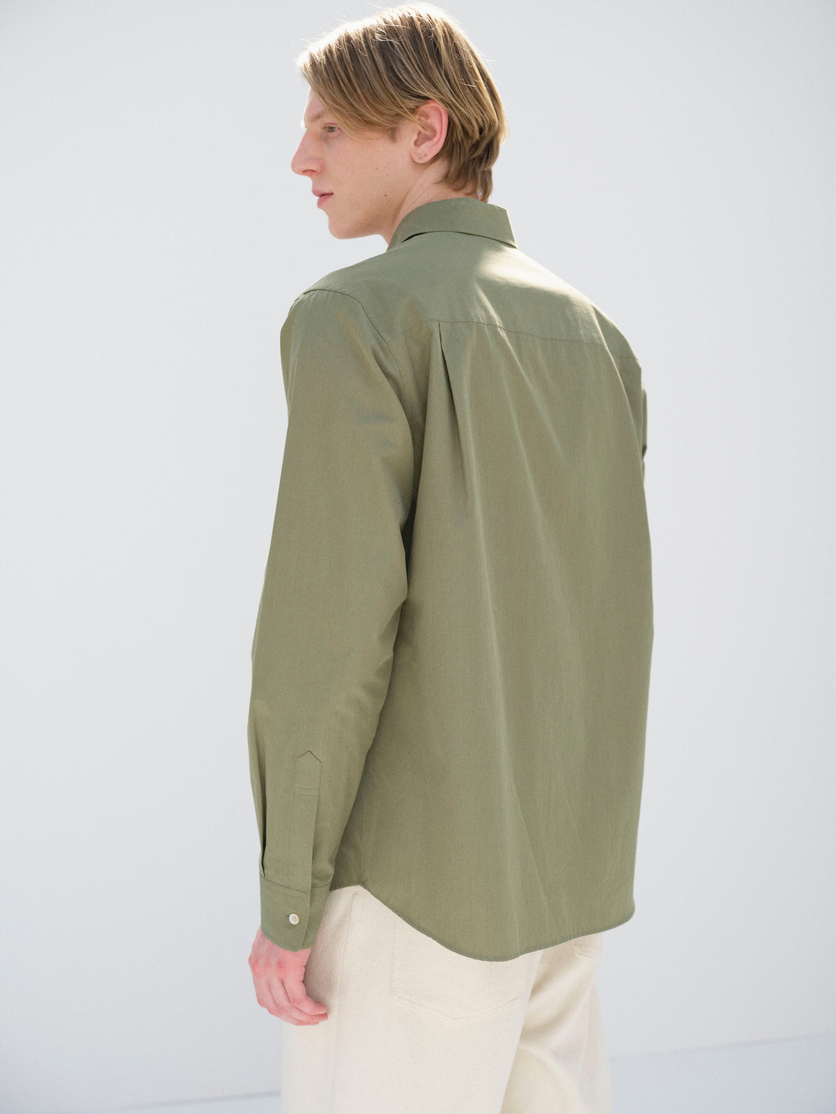 FINX LIGHT WEATHER CHAMBRAY SHIRT