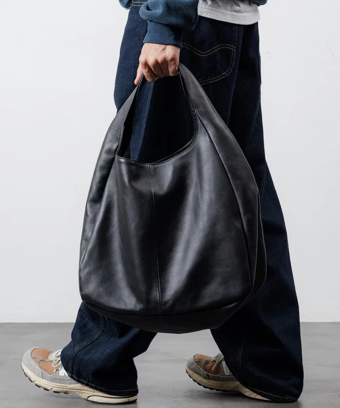 Leather Handbag / One Handle Handbag / Cowhide / Water-Repellent Leather / A4 Compatible