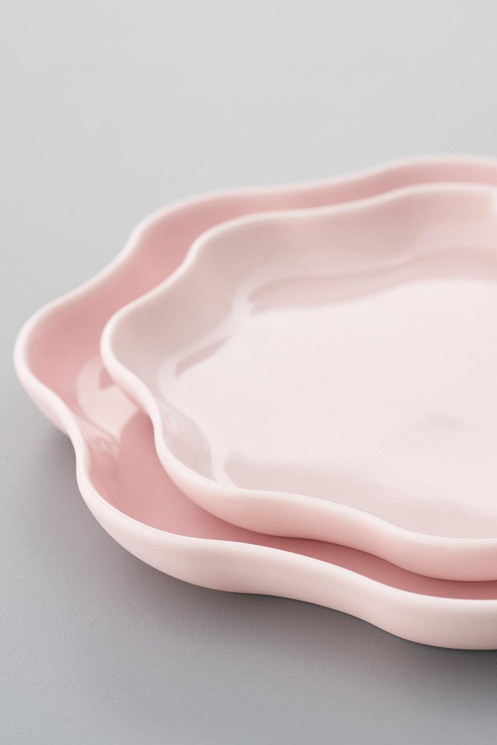 PORCELAIN POTTERY PLATE MEDIUM