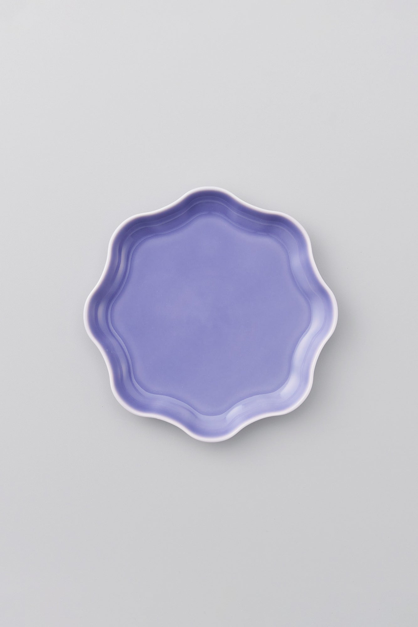 PORCELAIN POTTERY PLATE SMALL