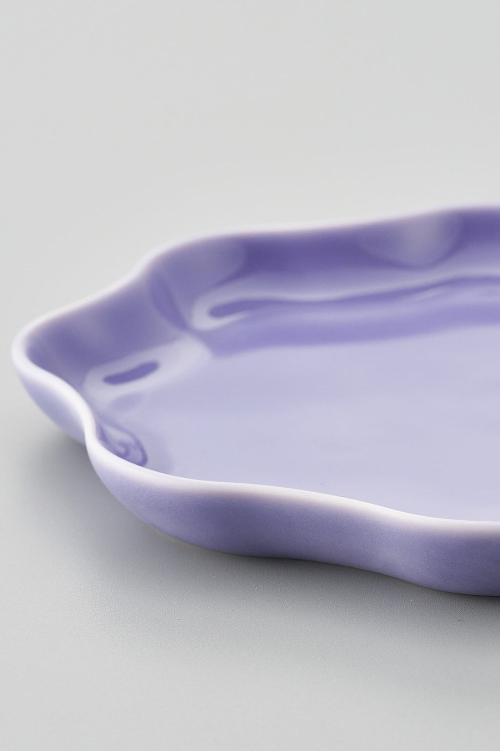 PORCELAIN POTTERY PLATE MEDIUM