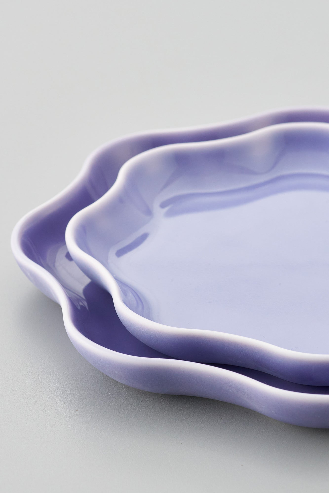 PORCELAIN POTTERY PLATE SMALL