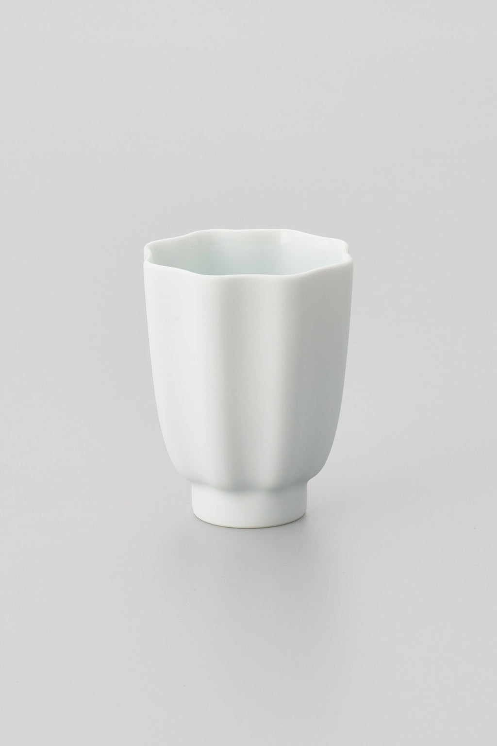 PORCELAIN POTTERY TEA CUP - WHITE