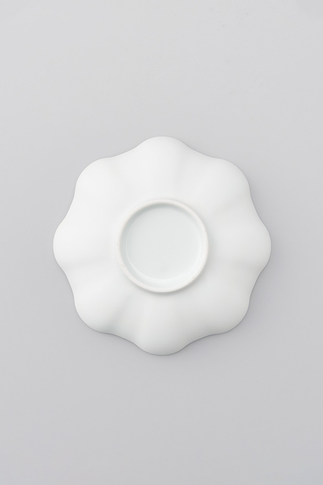 PORCELAIN POTTERY BOWL MEDIUM