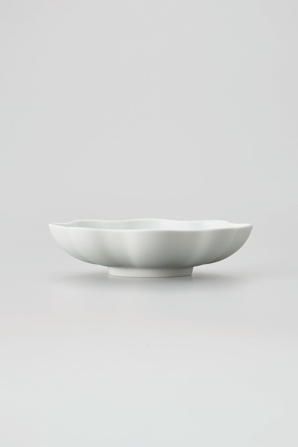 PORCELAIN POTTERY BOWL MEDIUM