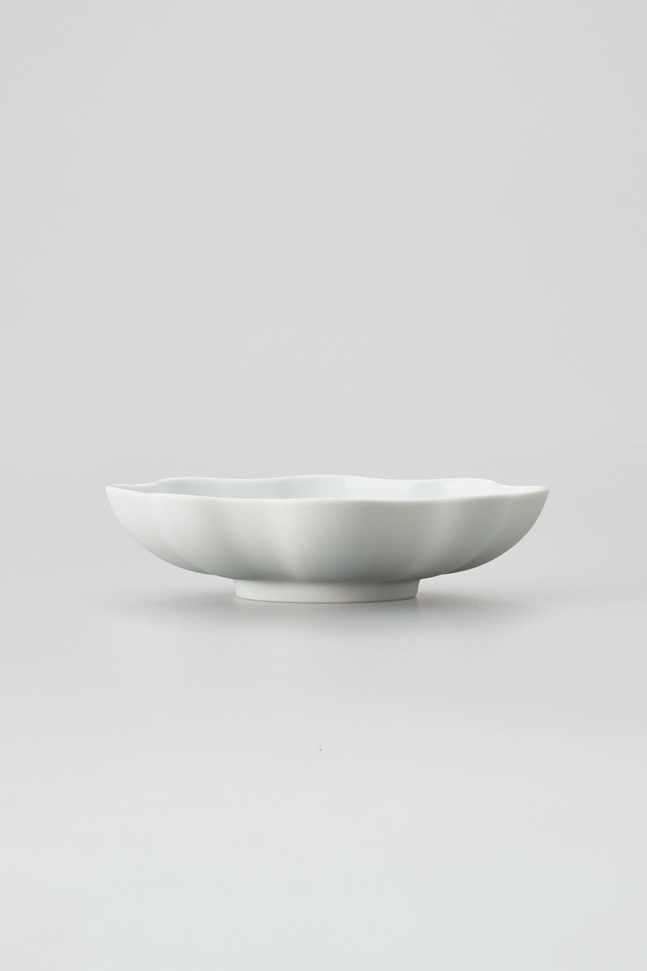 PORCELAIN POTTERY BOWL MEDIUM